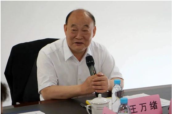 會議上，王萬緒理事長在講話中強調了統計在油墨行業發展中的重要性和意義。他指出，統計工作已經連續開展了30多年，詳細記錄了我國油墨工業的發展歷程，見證了我國油墨工業的轉型和快速發展。他對行業統計分析中心的工作提出了期望，希望逐步提高統計工作的時效性、準確性、覆蓋面和數據分析深度，為行業發展提供有效的數據支撐。