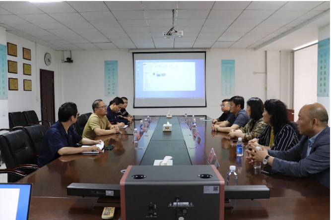 隨后，一行人到達耐斯特炭黑公司，在辦公樓三樓會議室組織了交流會。會上，他們詳細了解了耐斯特炭黑公司自2009年以來取得的成績和科研成果，并實地查看了炭黑生產工藝流程和現場管理工作等。據炭黑產業網了解，這次考察旨在為未來的合作框架鋪墊基礎。