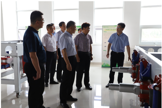 美晨工業(yè)集團(tuán)面臨著新形勢(shì)和新要求，他們表示將以嶄新的姿態(tài)和動(dòng)力，凝心聚力、攻堅(jiān)克難。他們秉持著"服務(wù)客戶、創(chuàng)造價(jià)值"的理念，夯實(shí)產(chǎn)業(yè)發(fā)展基石，堅(jiān)定地錨定戰(zhàn)略發(fā)展目標(biāo)，以實(shí)現(xiàn)企業(yè)的高質(zhì)量快速發(fā)展。
