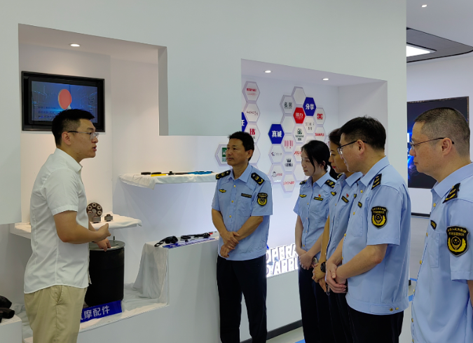 溫州市商業秘密保護聯盟的調研診斷組來到浙江中瑞橡膠高分子材料股份有限公司，開展商業秘密保護水平的評估和改進工作。這次調研由溫州市市場監督管理局和瑞安市市場監督管理局的領導帶領，調研組成員包括溫州市商業秘密保護聯盟秘書長譚浩和制度委卓東東等人。