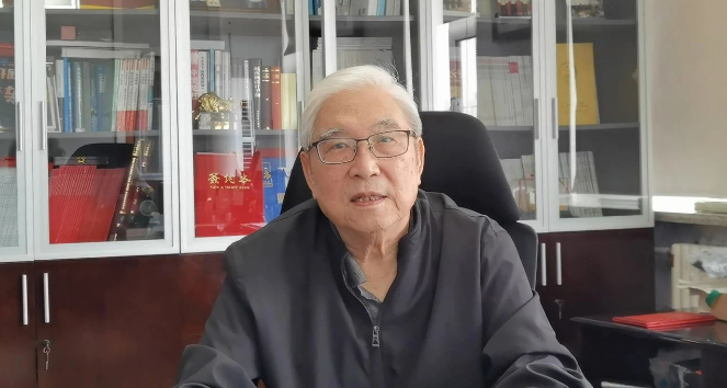 在論壇上，兩位中國(guó)工程院院士分別發(fā)來(lái)視頻致辭，給輪胎界的工程技術(shù)人員寄予了深情的祝福。
