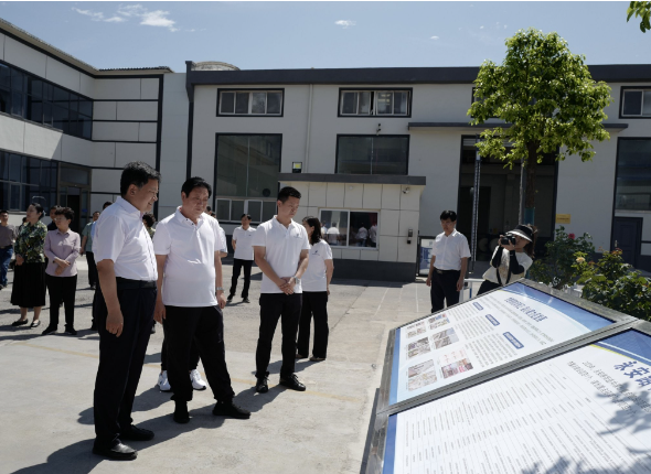 鞏義市舉行了市重點項目觀摩活動。7月15日，市委書記袁聚平、市長張東輝等鞏義市四大班子領導、各鄉鎮(街道辦事處)負責人以及市相關單位主要負責同志等100余人，在永安路街道黨工委書記張宏奎的陪同下，蒞臨河南華星電線電纜有限公司(華星電纜)進行參觀調研。