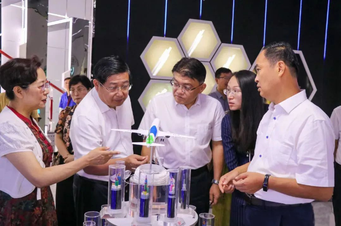 隨后，調(diào)研組參觀了濱澳電線(xiàn)電纜公司的實(shí)驗(yàn)室，詳細(xì)了解了該公司對(duì)電線(xiàn)電纜產(chǎn)品的質(zhì)量控制情況。同時(shí)，他們對(duì)濱澳電線(xiàn)電纜公司的產(chǎn)品和企業(yè)文化進(jìn)行了深入了解。