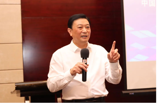 中國涂料工業協會會長劉普軍在會上發表了致辭，對中國涂料行業的前景充滿信心，并強調了涂料行業在中華民族的偉大復興中的重要角色。