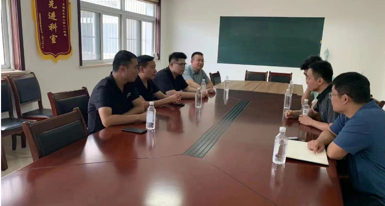 順福昌科研部主任匯報了未來公司產品開發方向并提到了此次產學研的融入將大大的促進了輪胎的高科技技術創新，探索新的技術路線，為新產品的研發和生產提供了更好的支持和保障。
