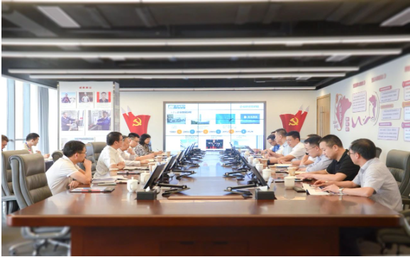 展望企業(yè)未來(lái)的轉(zhuǎn)型升級(jí)，萬(wàn)馬股份表示將繼續(xù)堅(jiān)持高質(zhì)量發(fā)展的原則，全面推進(jìn)質(zhì)量管理創(chuàng)新，持續(xù)推動(dòng)質(zhì)量、效率和動(dòng)力方面的變革。企業(yè)將充分整合國(guó)有企業(yè)的實(shí)力與民營(yíng)企業(yè)的活力，不斷推進(jìn)高質(zhì)量發(fā)展的道路。