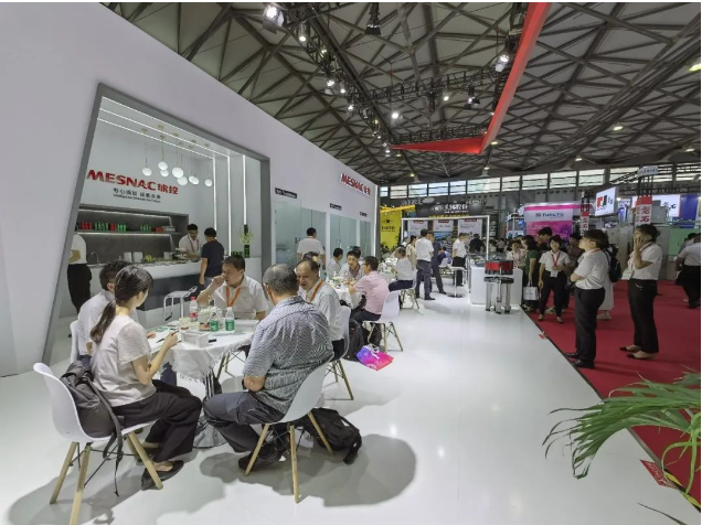 其次，PUB-3的控制程序采用了全新的架構，使得操作界面更加直觀易用。觸摸屏采用了圖形化人機交互界面，降低了操作難度。在動平衡控制方面，通過優(yōu)化上、下主軸糾偏控制，主軸轉速降低50%，采集圈數減少80%，同時不影響測試數據的穩(wěn)定性，從而提升了測試效率。