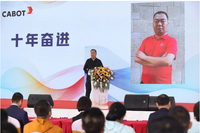 邢臺市公益服務協(xié)會會長靳國彬