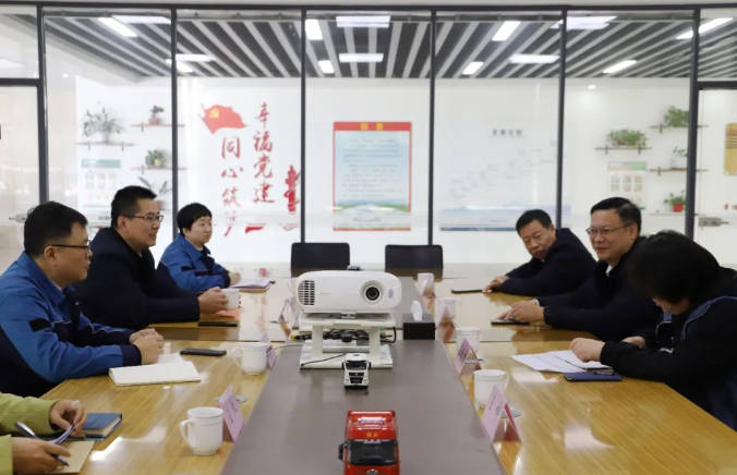 日前，山東省濰坊市昌樂縣委常委、辦公室主任范新利范新利一行到美晨工業集團，就企業安全生產工作展開調研。高新片區黨委書記孟慶忠、美晨董事長王永剛陪同出席。